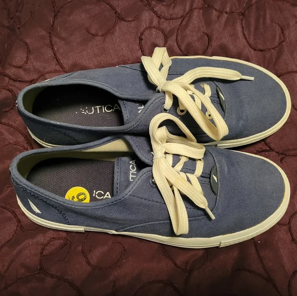 Nautica Navy Tie Sneakers, Men's Size 9 - Picture 3 of 5